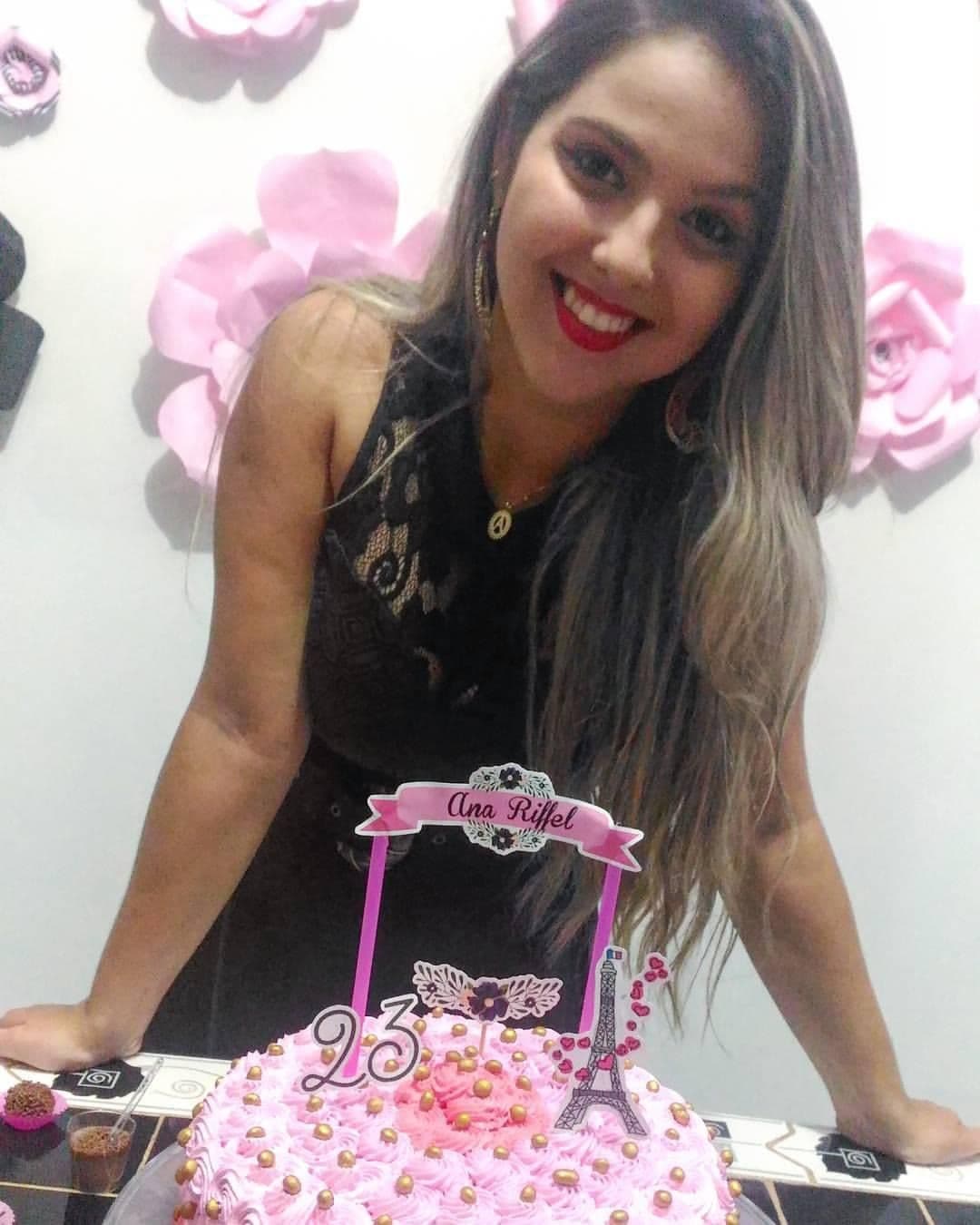 Ana, 23 anos
